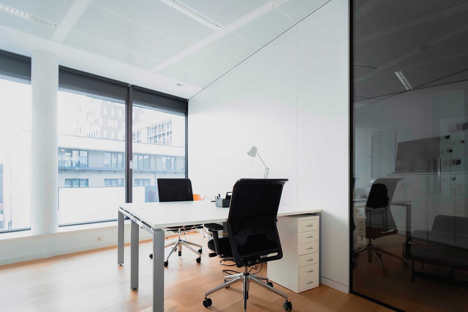 Bureau individuel meublé